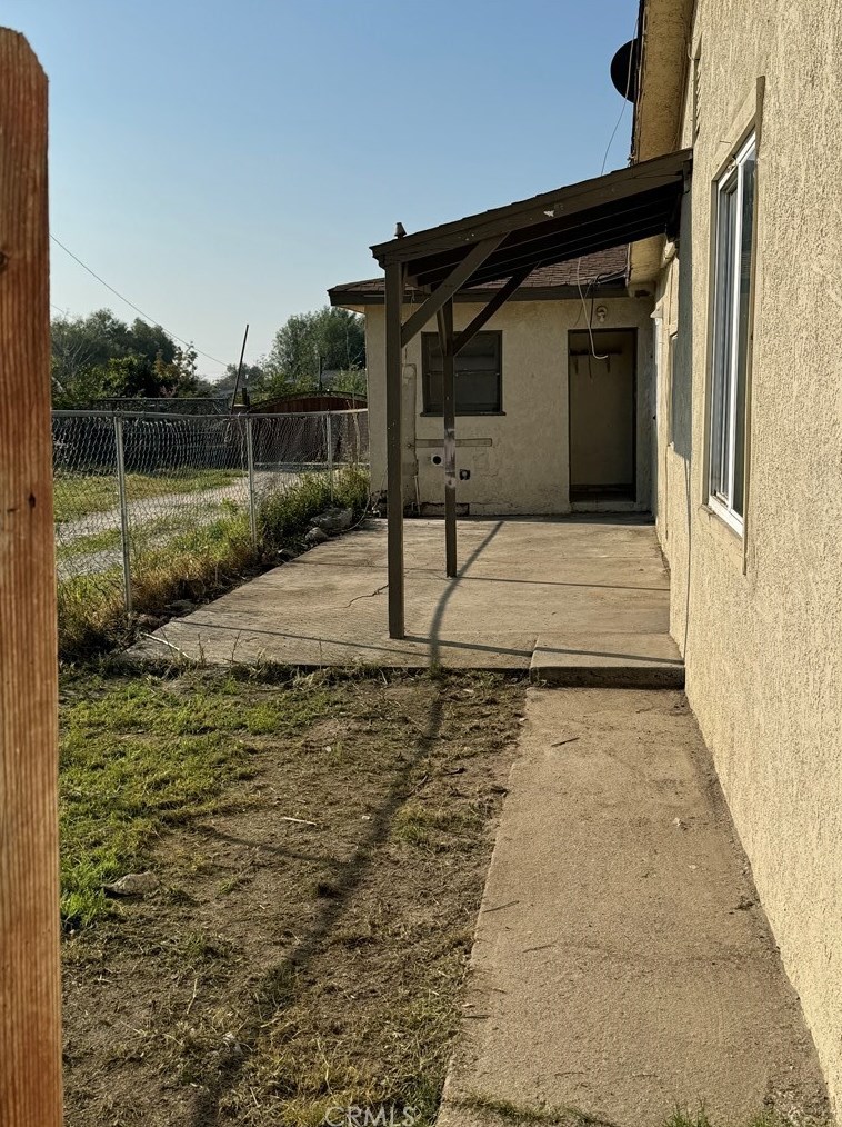 2527 3rd Ave, San Bernardino CA  92407-6909 exterior