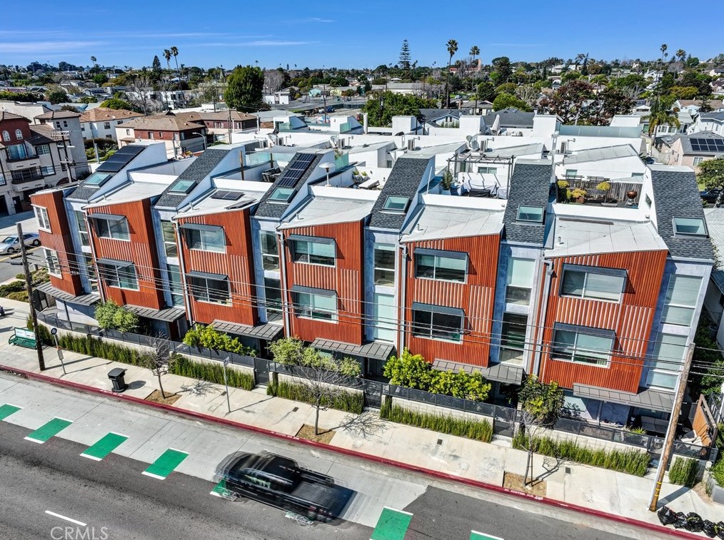 6583 Manchester Ave, Los Angeles, CA 90045-3737