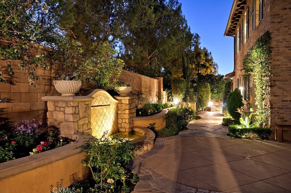 50 Deer Trak, Irvine, CA 92618-8812