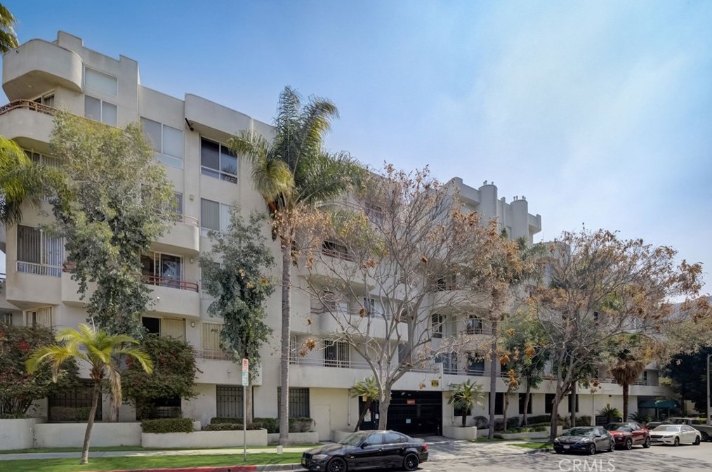 500 S Berendo St #204, Los Angeles, CA 90020