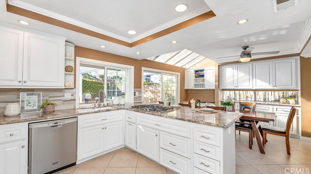 1 Descanso, Irvine CA  92620-1843 exterior