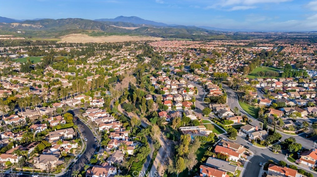 1 Descanso, Irvine CA  92620-1843 exterior