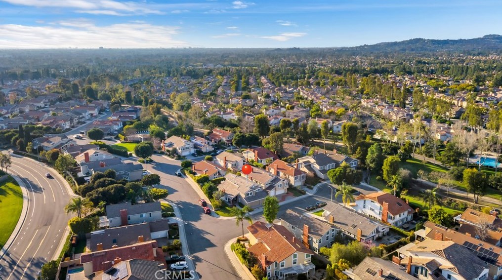 1 Descanso, Irvine CA  92620-1843 exterior