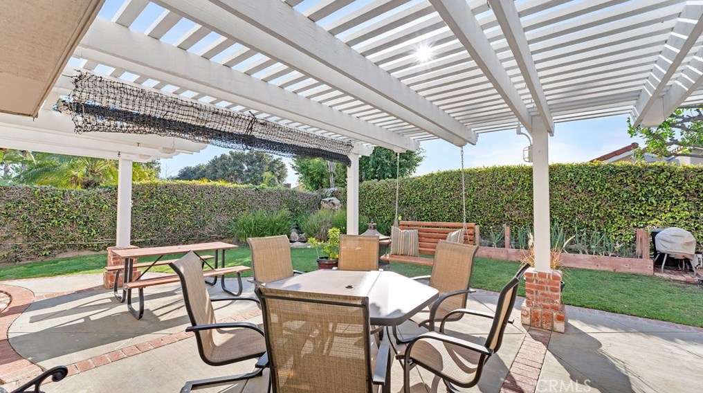 1 Descanso, Irvine CA  92620-1843 exterior