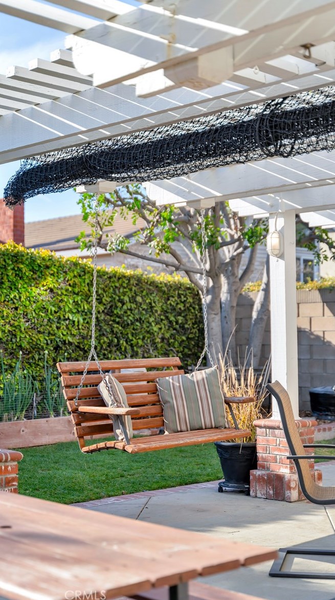 1 Descanso, Irvine CA  92620-1843 exterior