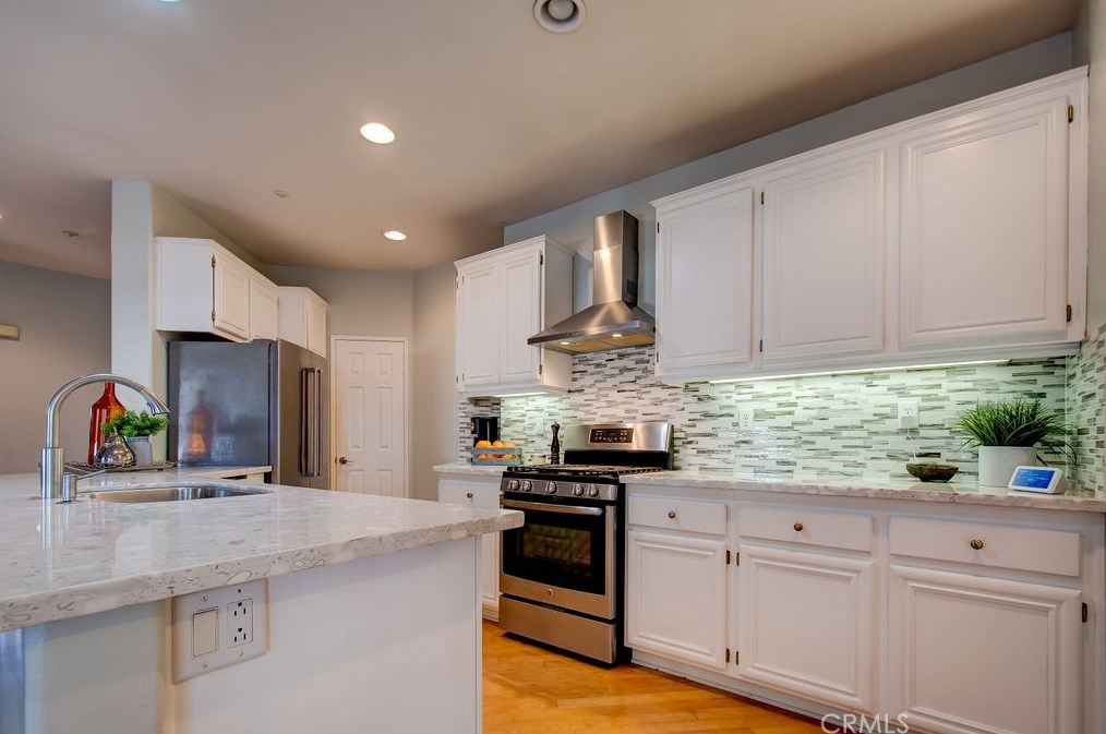 5 Bradford, Irvine CA  92602-0102 exterior