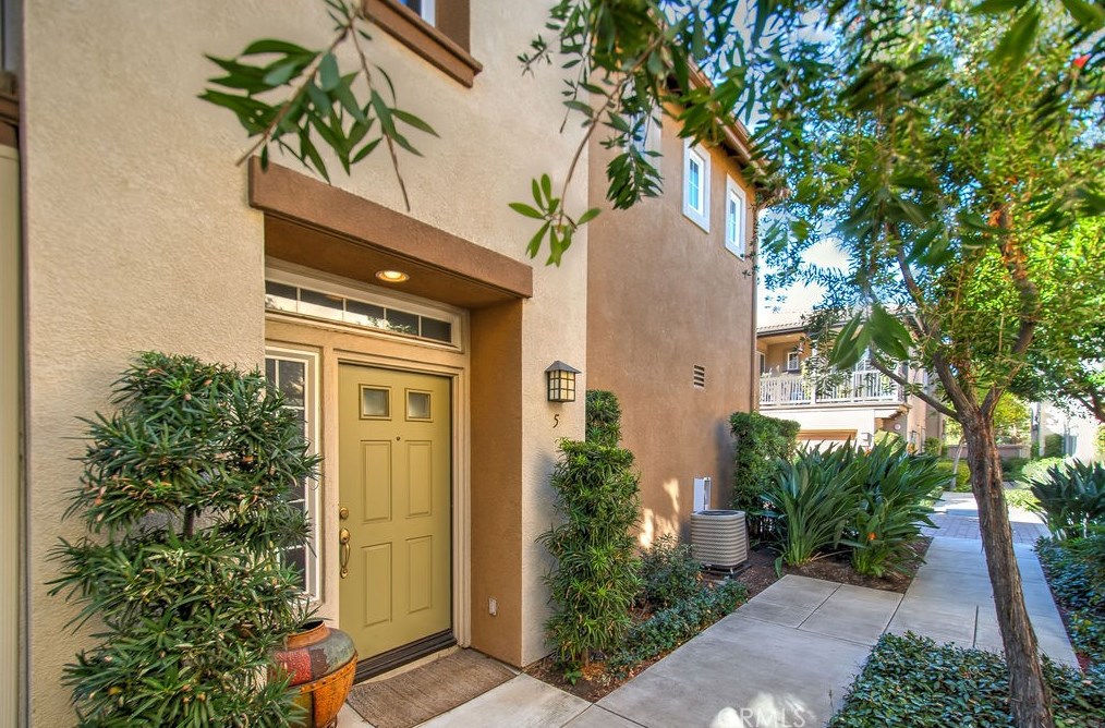 5 Bradford, Irvine CA  92602-0102 exterior
