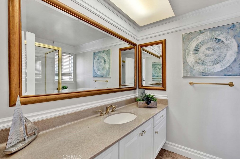 14631 Oak Ave, Irvine CA  92606-2166 exterior