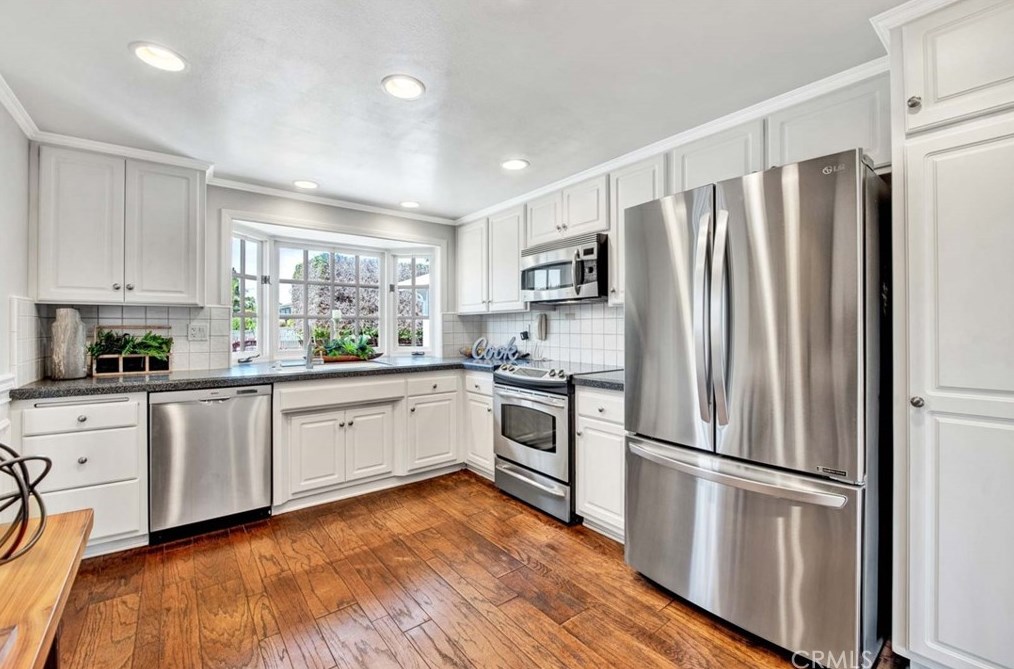 14631 Oak Ave, Irvine CA  92606-2166 exterior