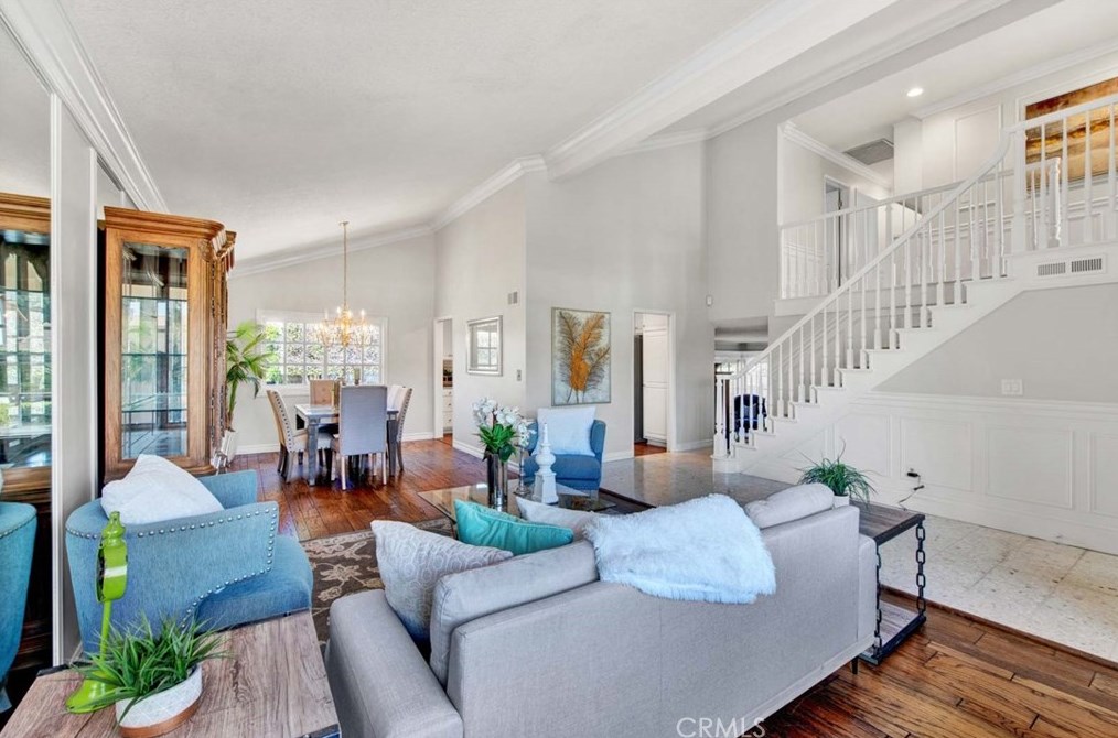 14631 Oak Ave, Irvine CA  92606-2166 exterior