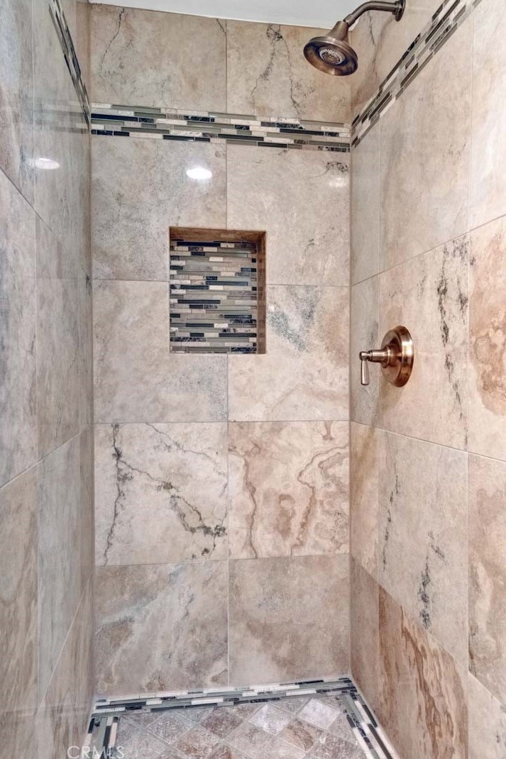 14631 Oak Ave, Irvine CA  92606-2166 exterior