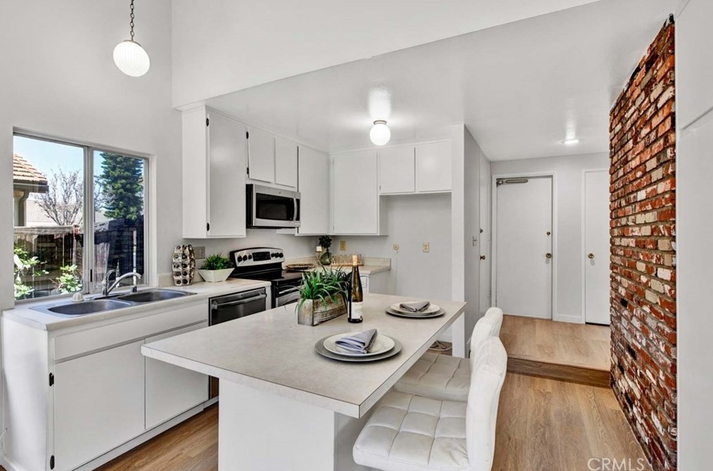 3572 Fenn St, Irvine CA  92614-6621 exterior