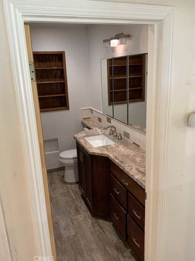 5917 Castana Ave, Lakewood, CA 90712-1015