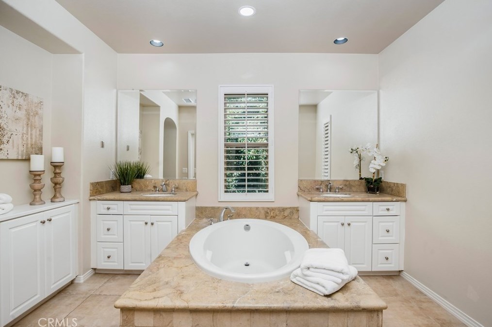 58 Townsend, Irvine CA  92620-2820 exterior