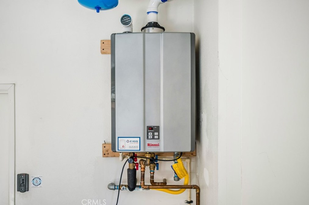 58 Townsend, Irvine CA  92620-2820 exterior