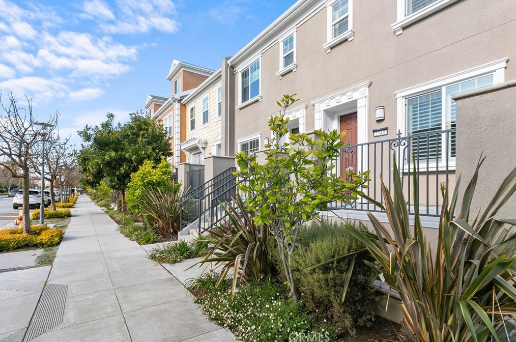 2949 Baze Rd, San Mateo, CA 94403