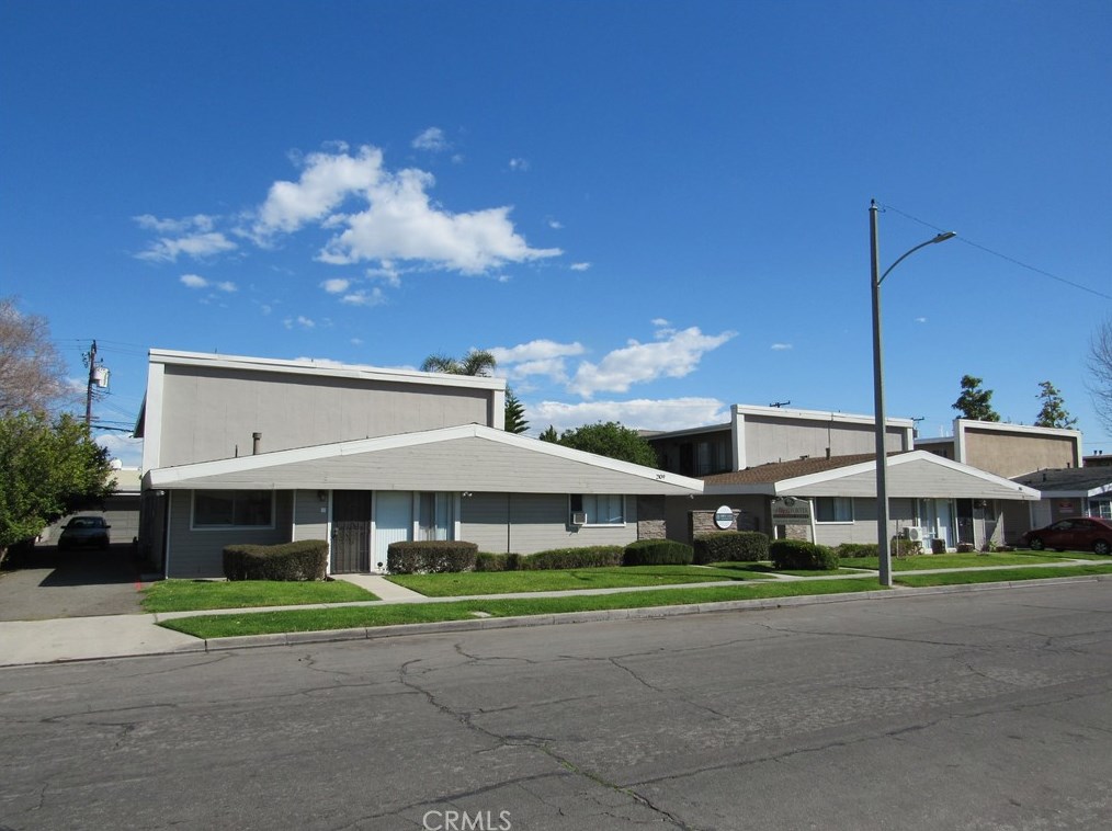 2109 Westport Dr, Anaheim, CA 92806-4128