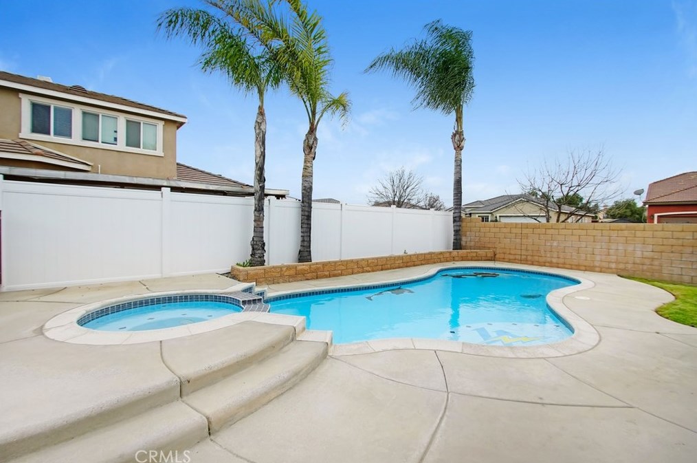 736 Provance St, Hemet CA  92545-6364 exterior