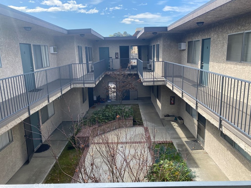 824 Windsor Rd, Glendale CA  91205-2431 exterior