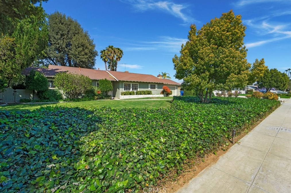 5433 Grassy Trail Dr, Riverside, CA 92504-1213