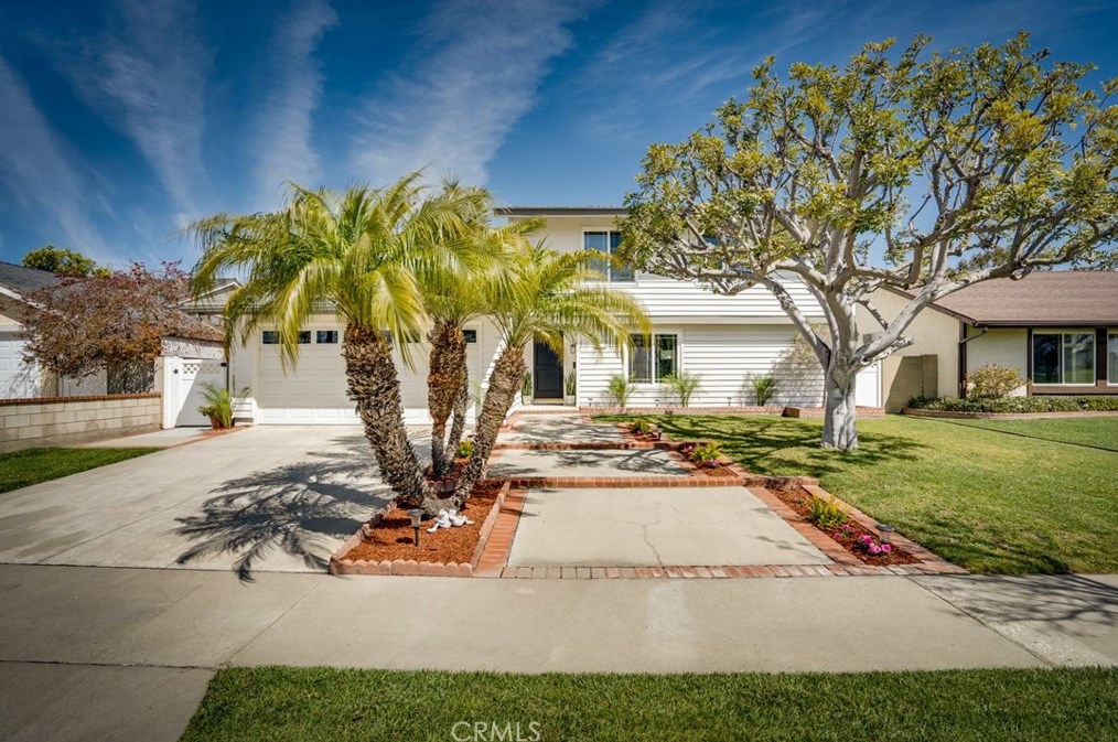6631 Wrenfield Dr, Huntington Beach, CA 92647-5651