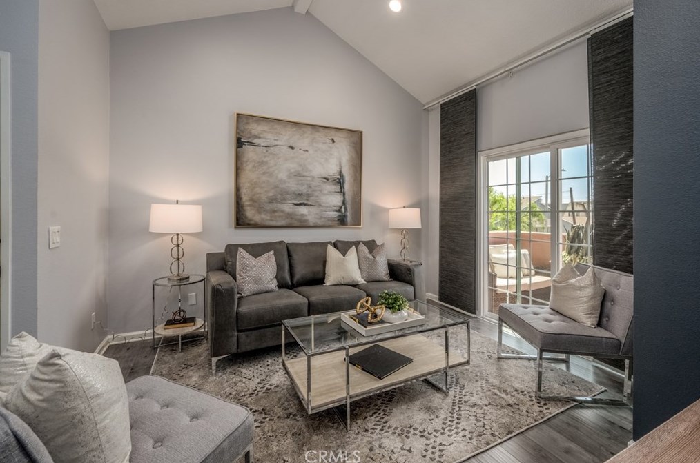 409 Utica Ave, Huntington Beach, CA 92648-2885