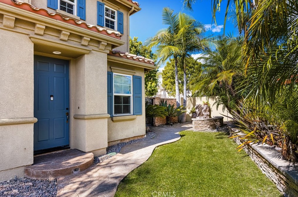 1502 Circulo Brindisi, Chula Vista CA  91915-4132 exterior