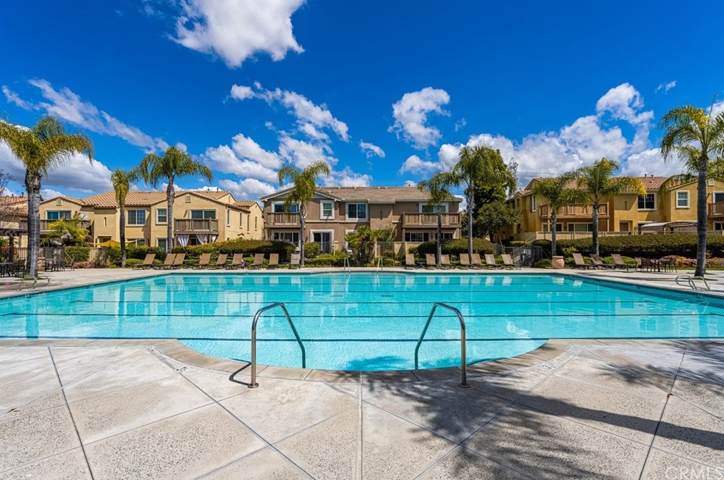 1502 Circulo Brindisi, Chula Vista CA  91915-4132 exterior