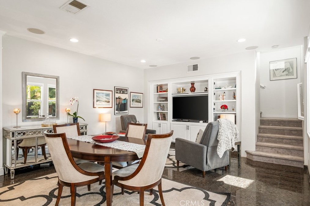 1502 Circulo Brindisi, Chula Vista CA  91915-4132 exterior