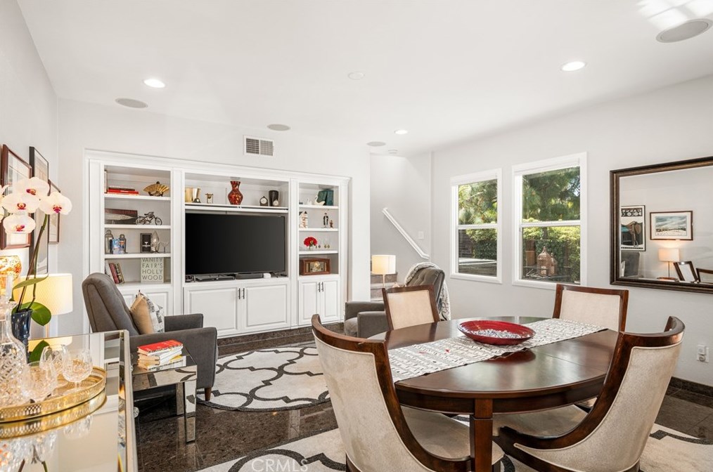 1502 Circulo Brindisi, Chula Vista CA  91915-4132 exterior