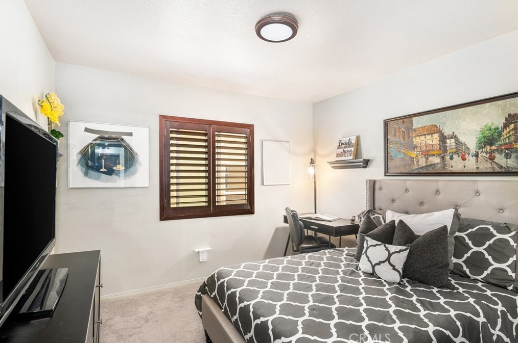 1502 Circulo Brindisi, Chula Vista CA  91915-4132 exterior