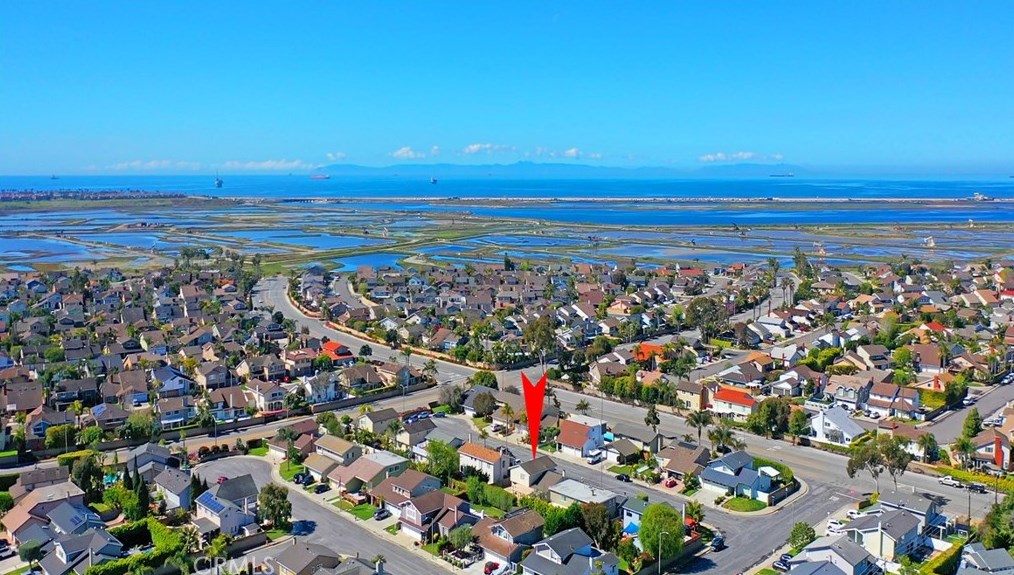 17932 Fernpoint Cir, Huntington Beach, CA 92647-6446