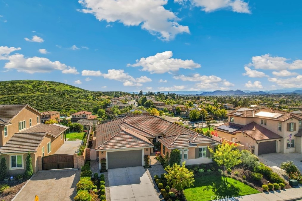 35543 Laurel Tree Ct, Winchester CA  92596-8103 exterior