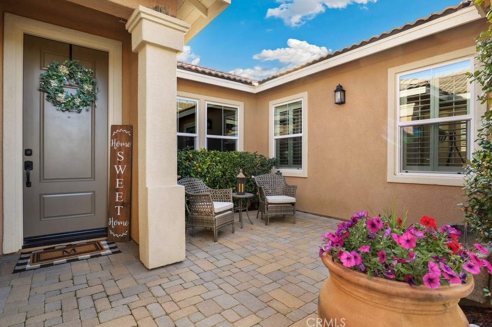 35543 Laurel Tree Ct, Winchester CA  92596-8103 exterior