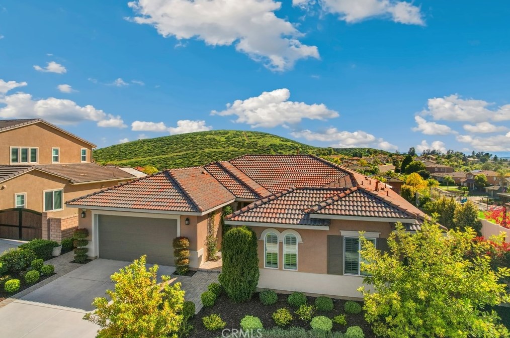 35543 Laurel Tree Ct, Winchester CA  92596-8103 exterior