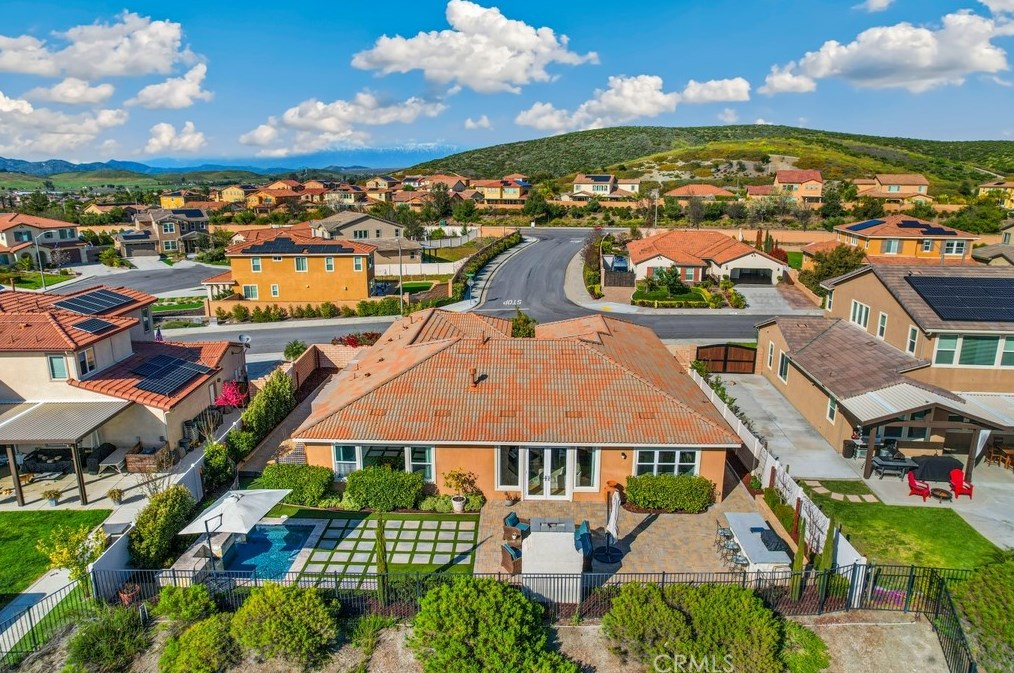 35543 Laurel Tree Ct, Winchester CA  92596-8103 exterior