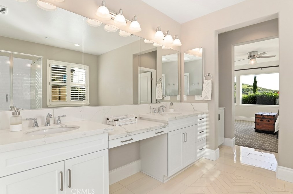 35543 Laurel Tree Ct, Winchester CA  92596-8103 exterior