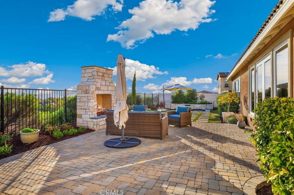 35543 Laurel Tree Ct, Winchester CA  92596-8103 exterior