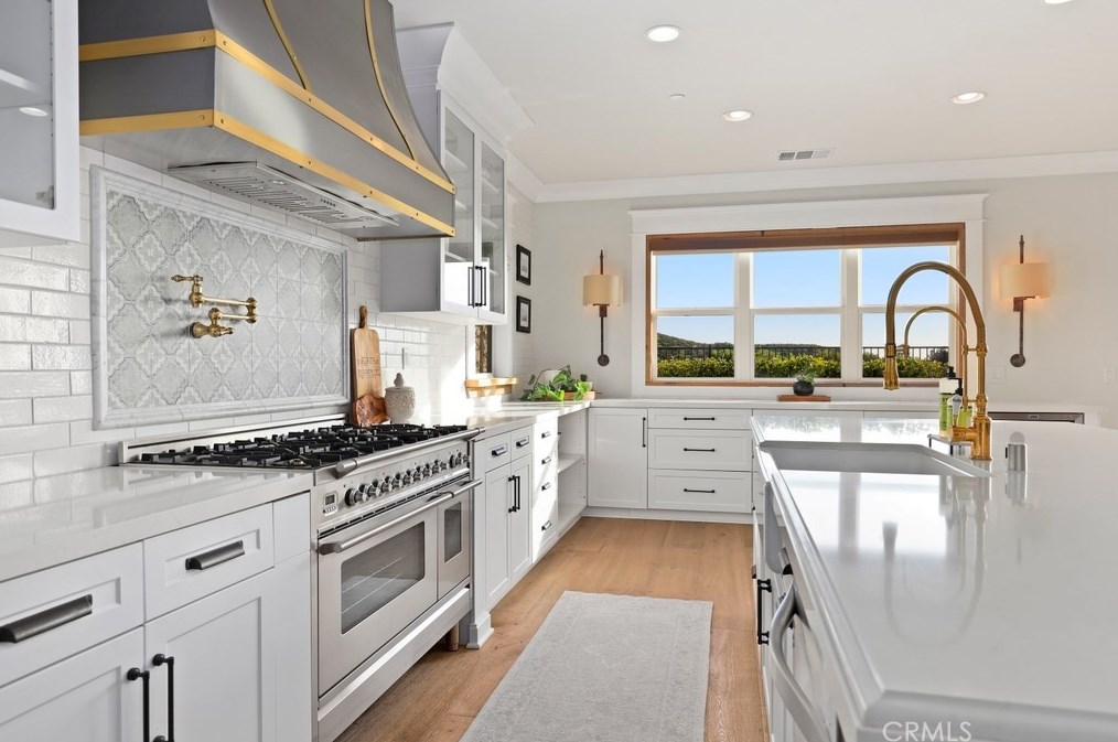 35543 Laurel Tree Ct, Winchester CA  92596-8103 exterior