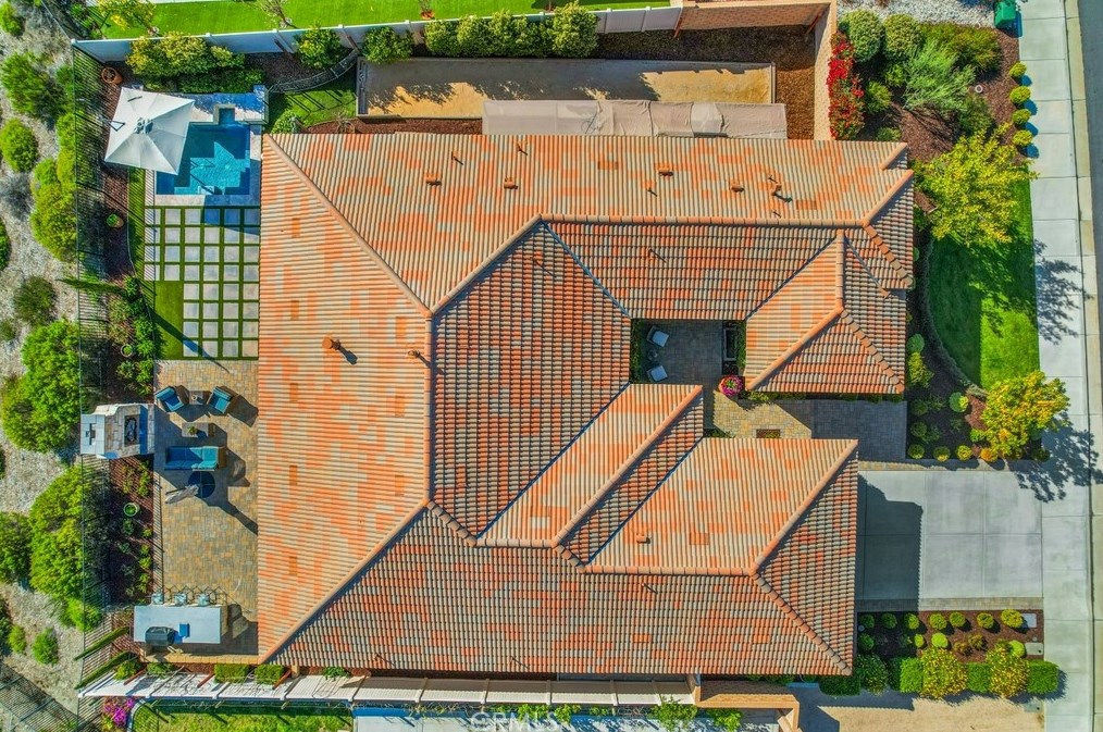 35543 Laurel Tree Ct, Winchester CA  92596-8103 exterior