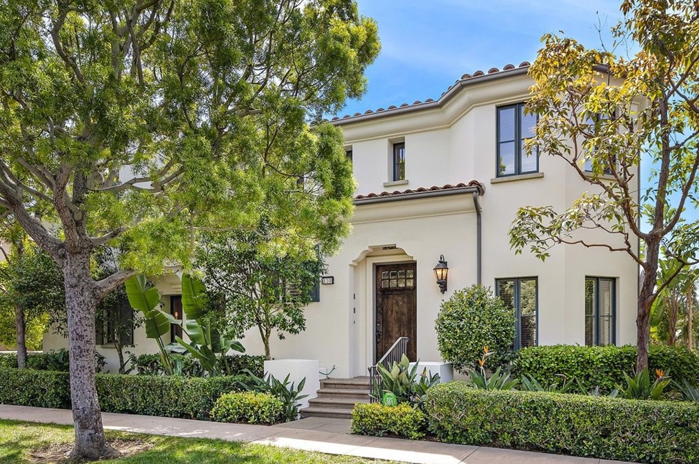 110 Sidney Bay Dr, Newport Beach, CA 92657