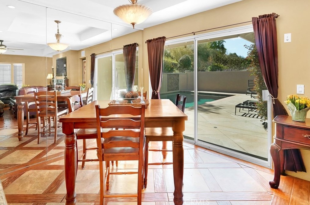 24376 La Hermosa Ave, Laguna Beach CA  92677-2177 exterior