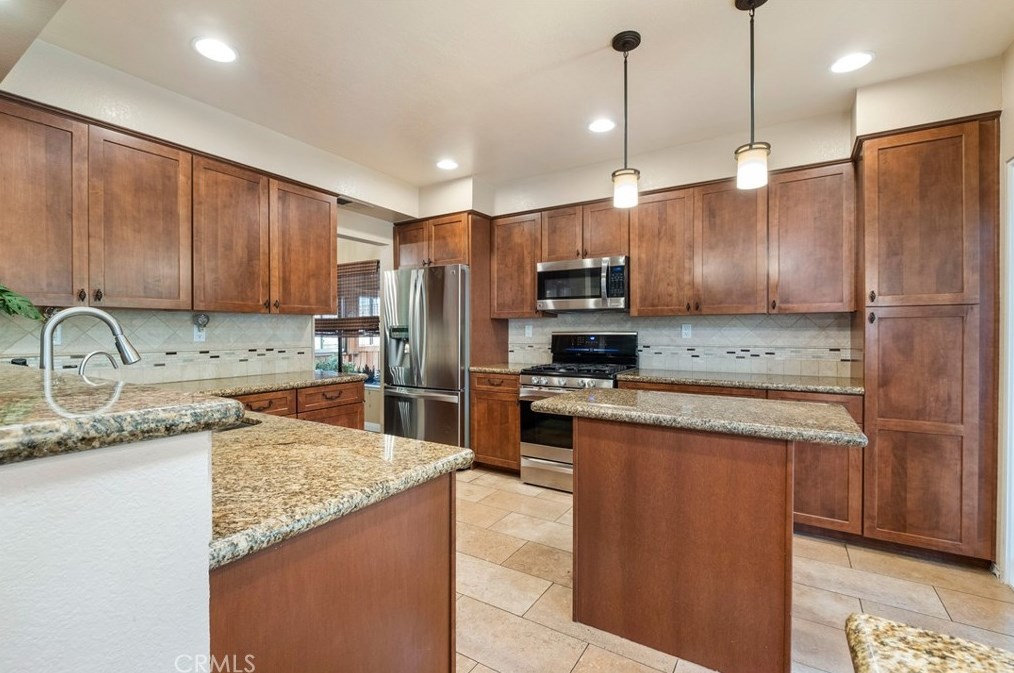 22458 Mountain View Rd, Moreno Valley CA  92557-2655 exterior