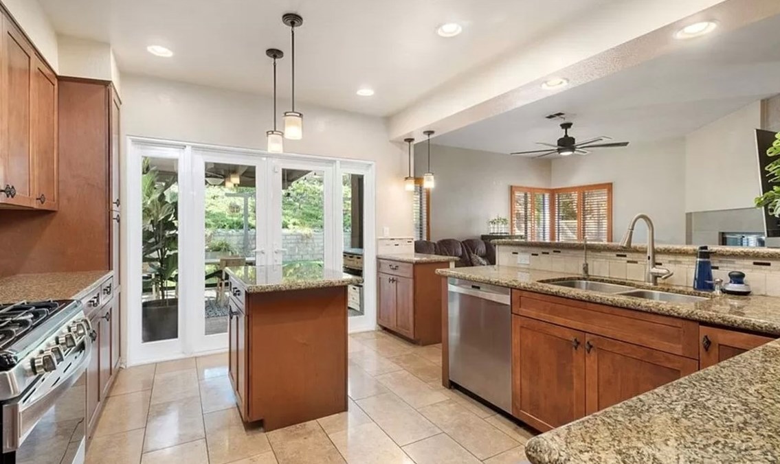 22458 Mountain View Rd, Moreno Valley CA  92557-2655 exterior