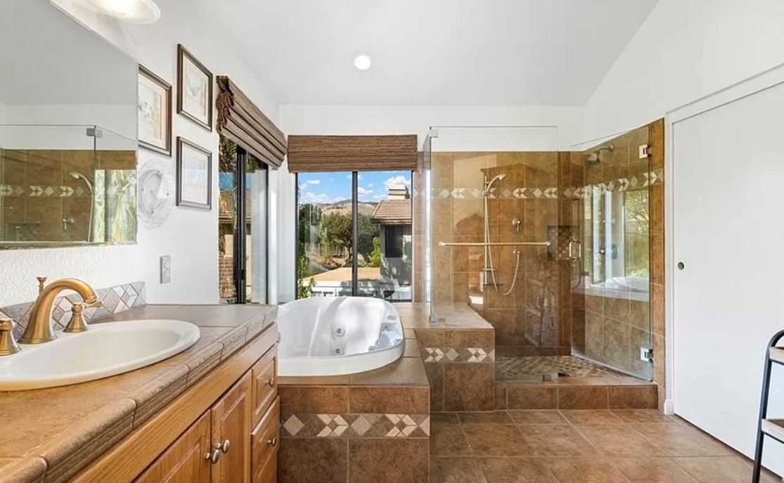 22458 Mountain View Rd, Moreno Valley CA  92557-2655 exterior