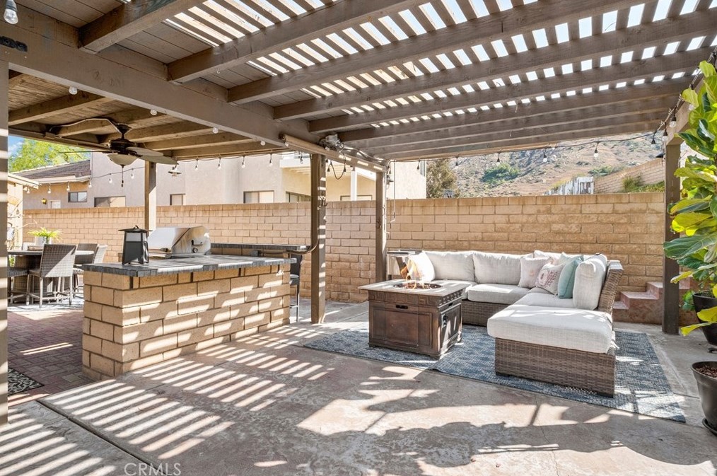 22458 Mountain View Rd, Moreno Valley CA  92557-2655 exterior