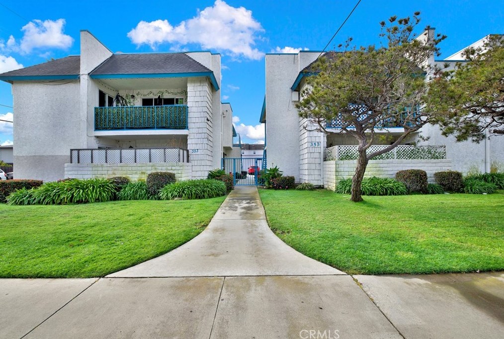 353 Hamilton St, Costa Mesa, CA 92627-2070