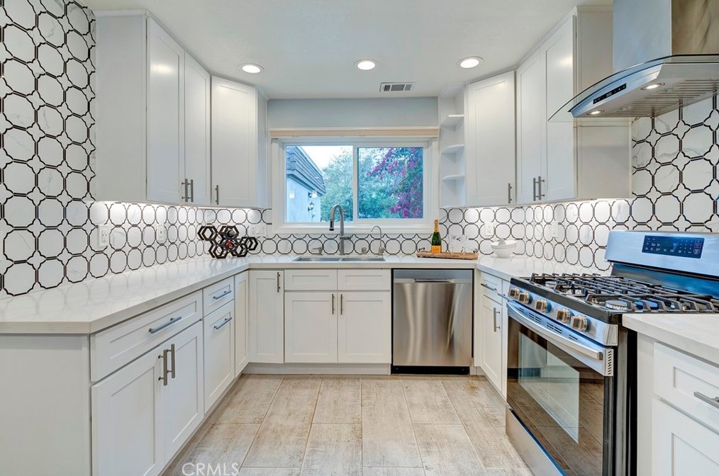 16 Queens Wreath Way, Irvine, CA 92612-2110