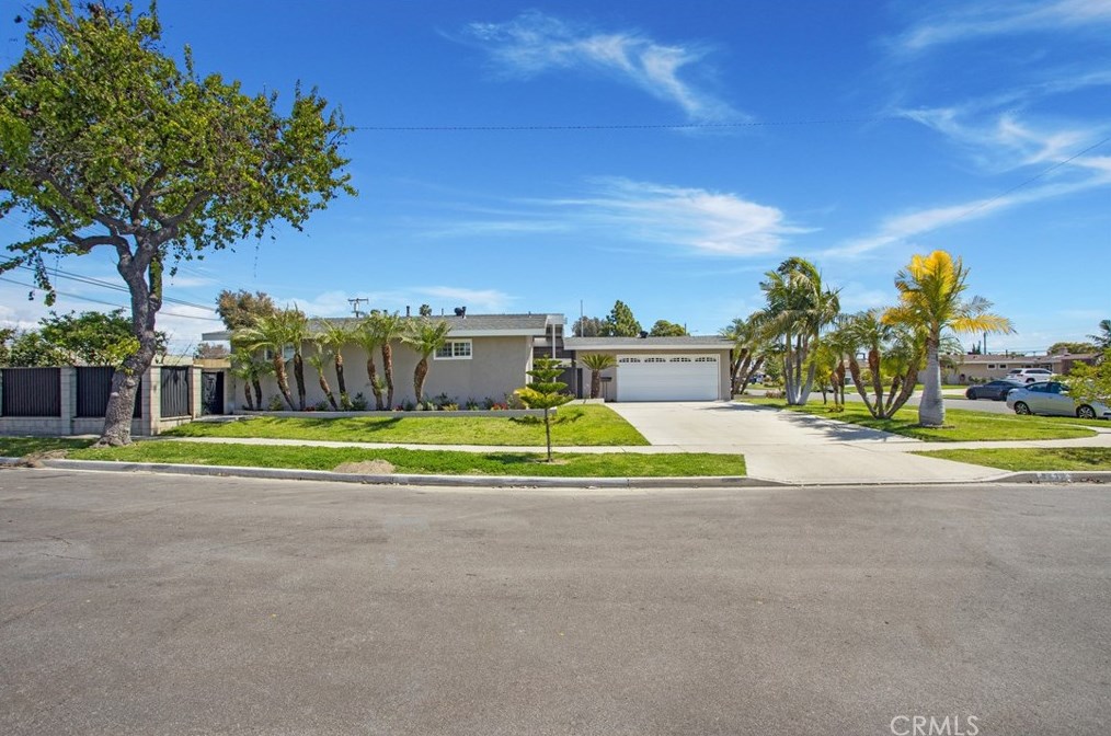 8631 Joyzelle Ave, Garden Grove, CA 92841-1547