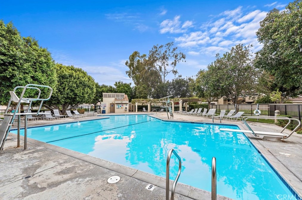 40 Briarwood, Irvine CA  92604-3754 exterior